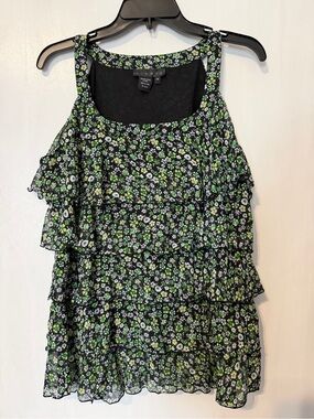 Women’s Tiered Ruffled, Sleeveless Blouse, Size Medium